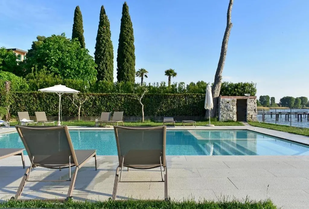 Hotel Ca' Serena Sirmione 3*,