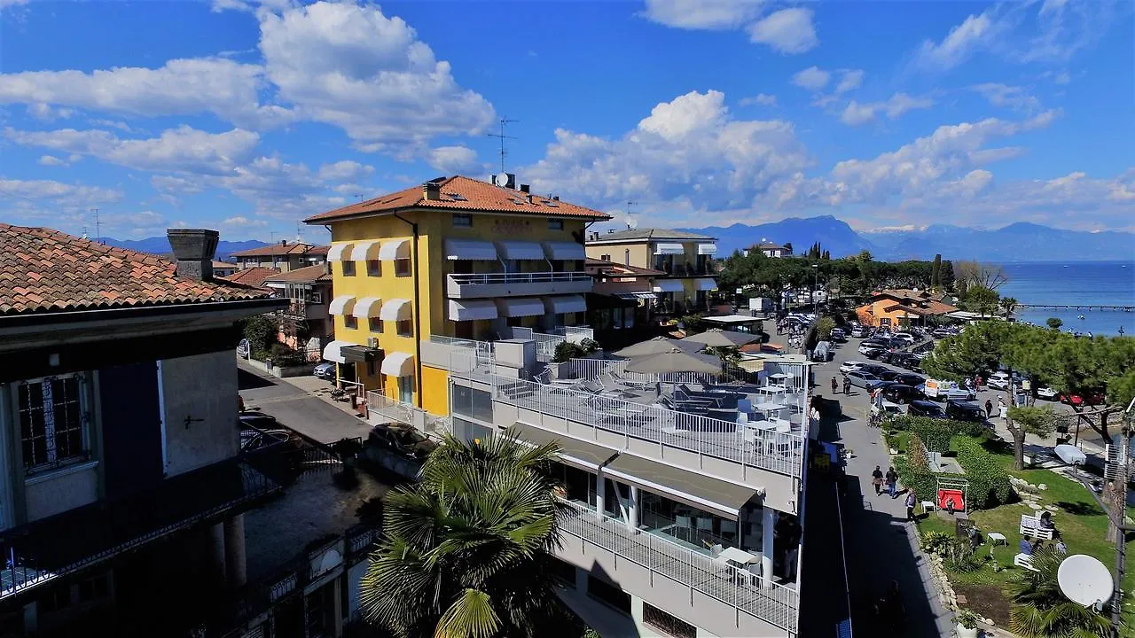 Hotel Ca' Serena Sirmione 3*,