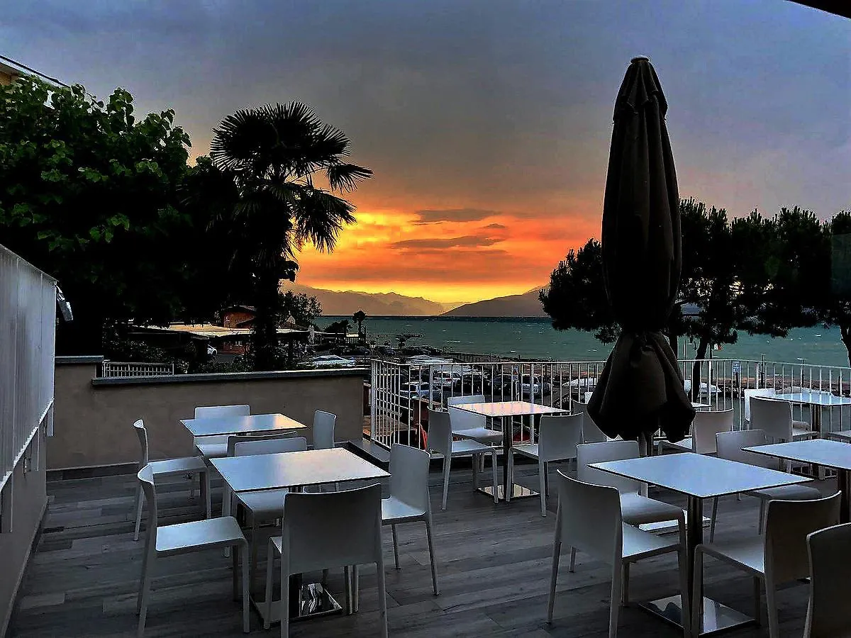 Hotel Ca' Serena Sirmione 3*,